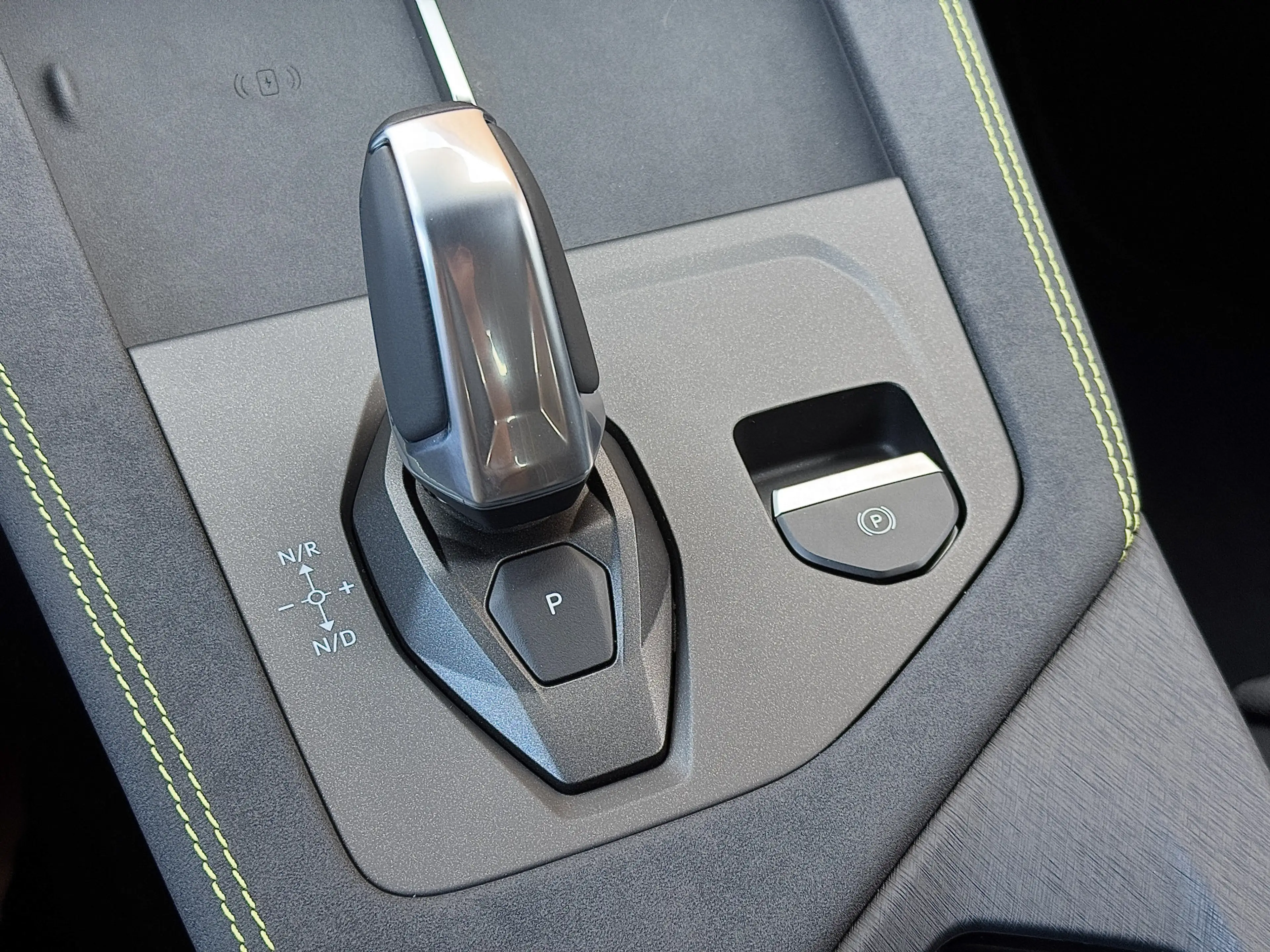 Lynk & Co 01 1.5 More | Panoramadak | Leder | 360° Camera | 20" — photo 25