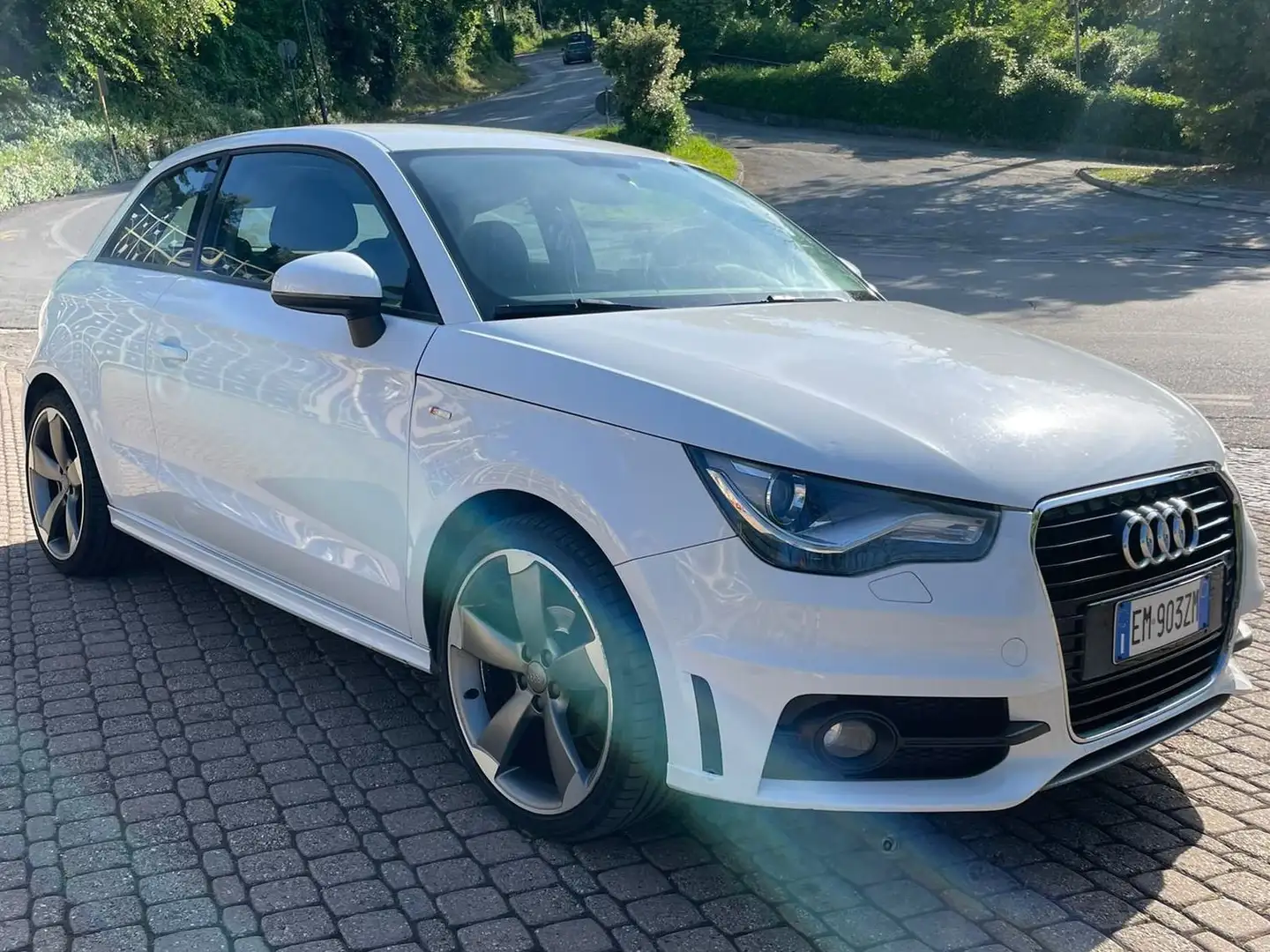 Audi A1 A1 1.6 tdi Ambition c/clima s-tronic Blanc - 2