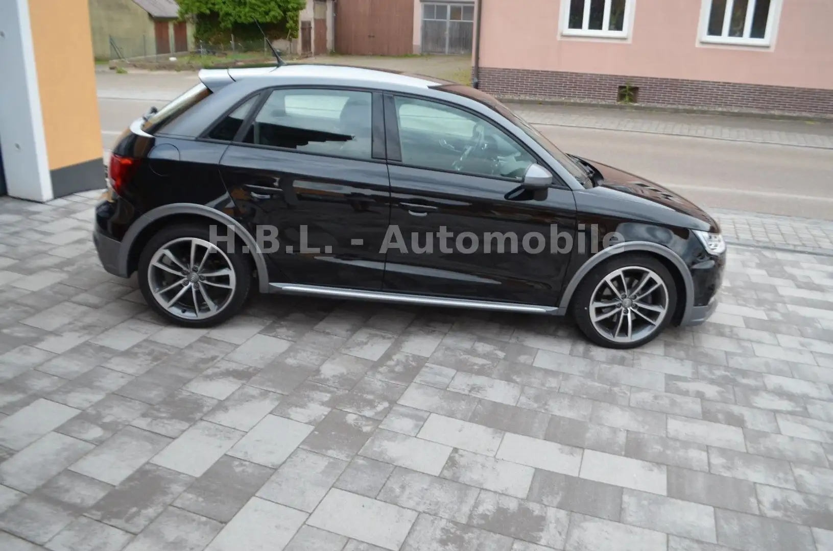 Audi A1 Sportback Sport/1 Hd/S-Tronic/Xenon/Navi/SHZ Schwarz - 2
