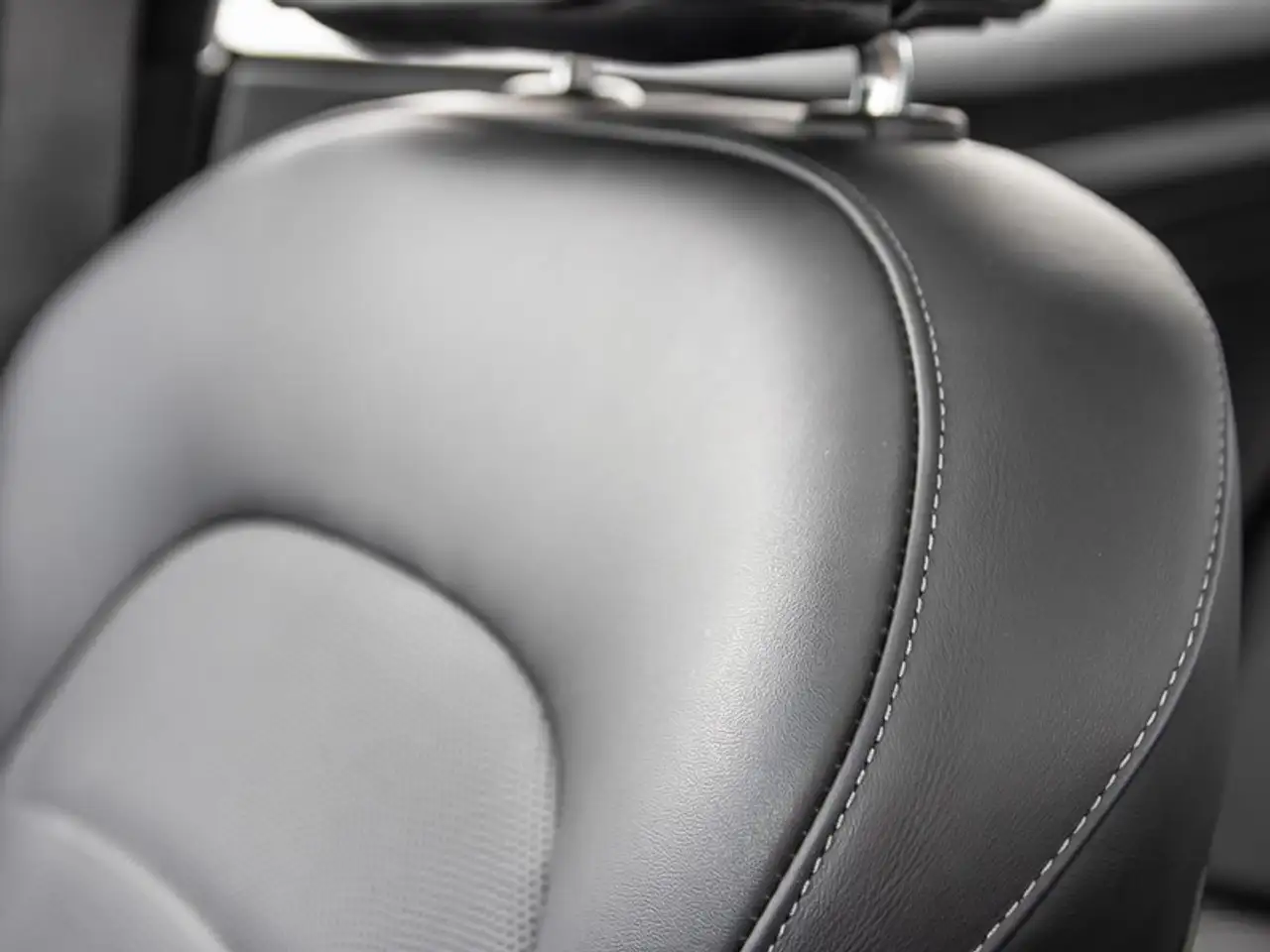 Kia Stinger photo Kia Stinger
