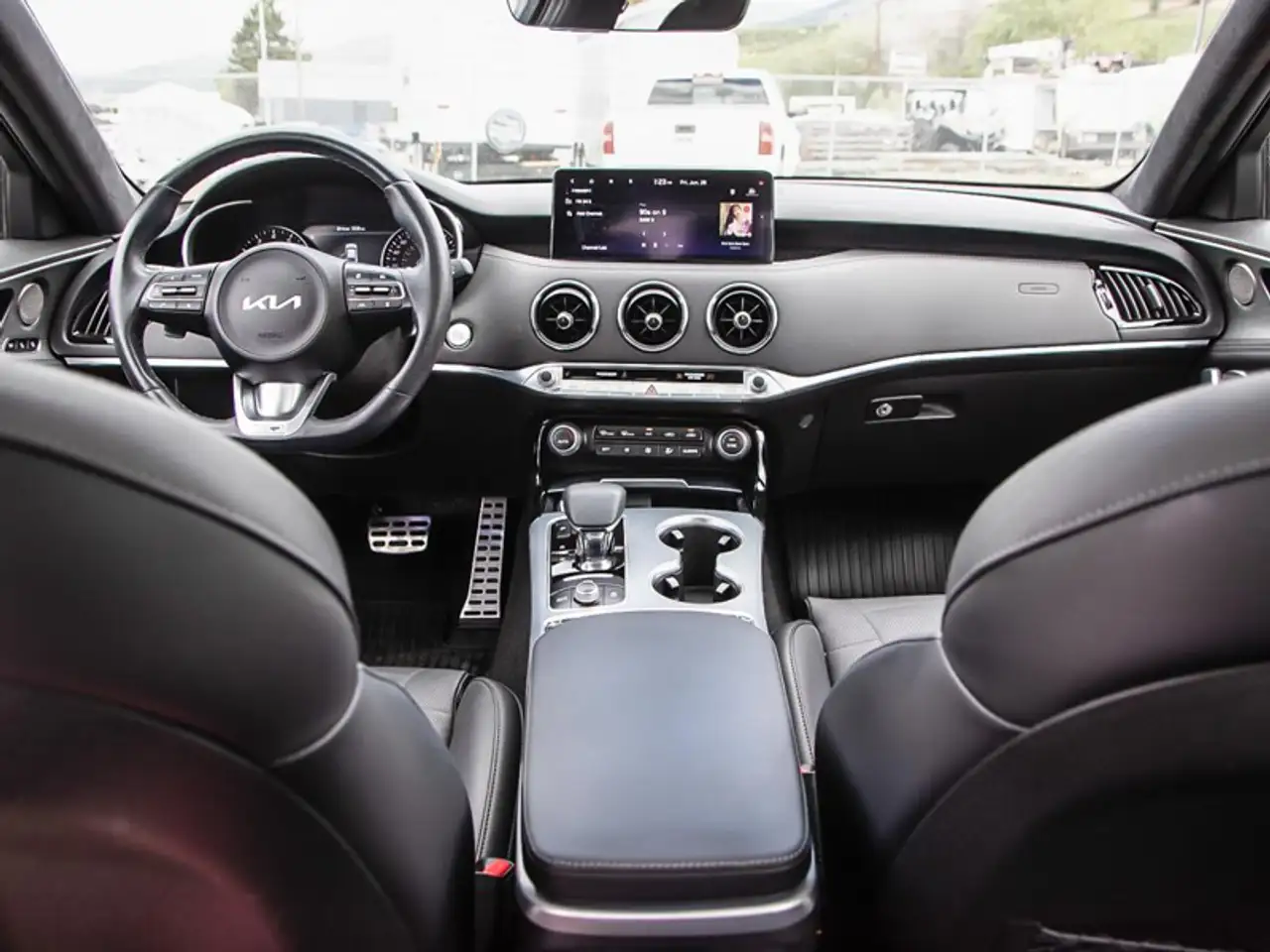 Kia Stinger photo Kia Stinger