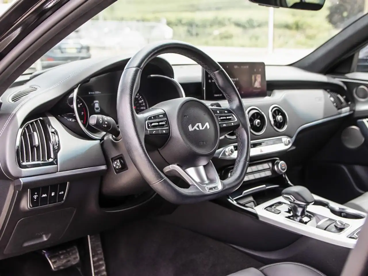 Kia Stinger photo Kia Stinger