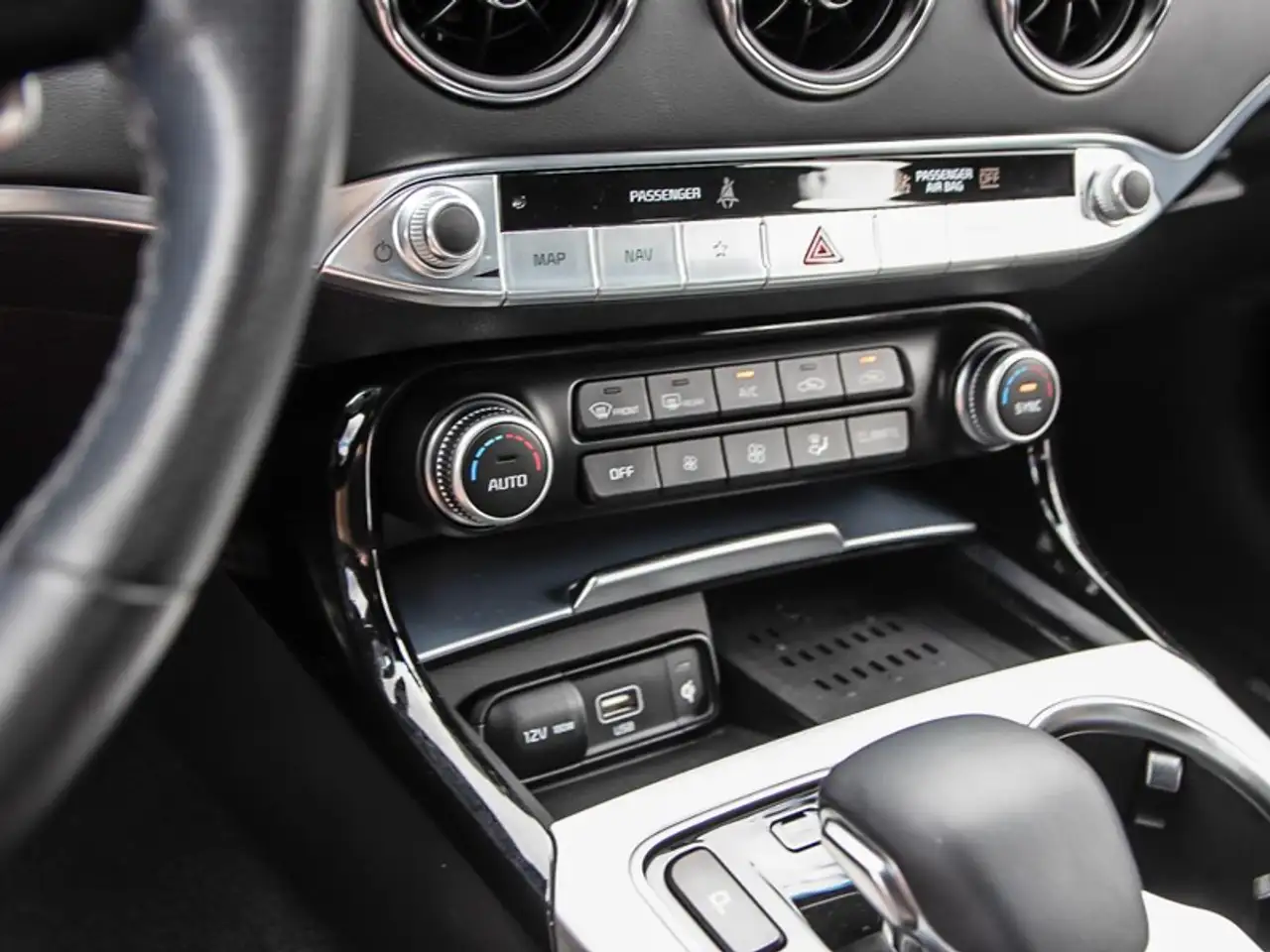 Kia Stinger photo Kia Stinger