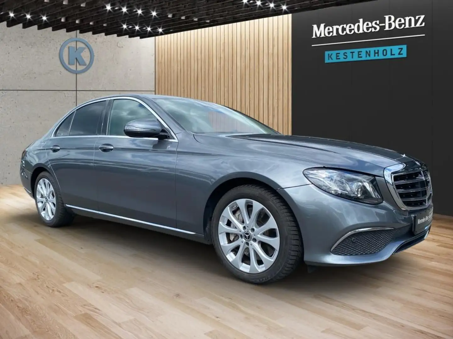Mercedes-Benz E 450 4MATIC Limousine *LED*SHZ*NAVI*360*DISTR* Szary - 2