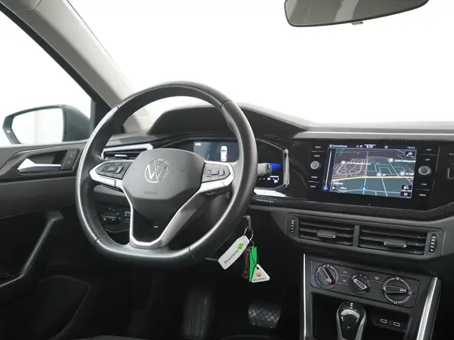Volkswagen Polo view 5