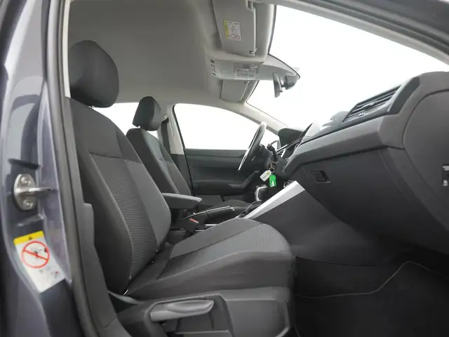 Volkswagen Polo view 3