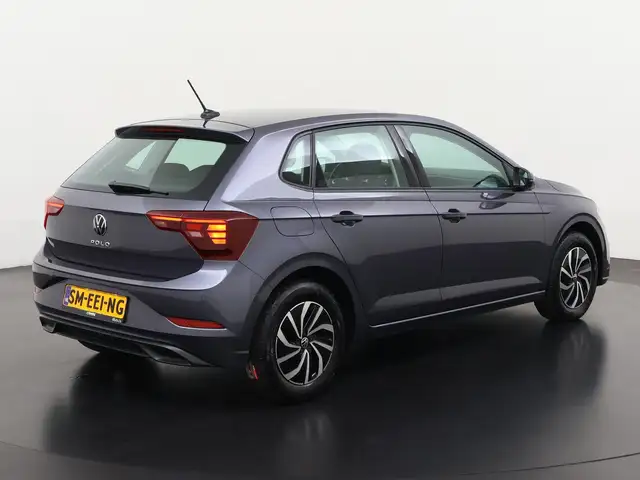 Volkswagen Polo view 4