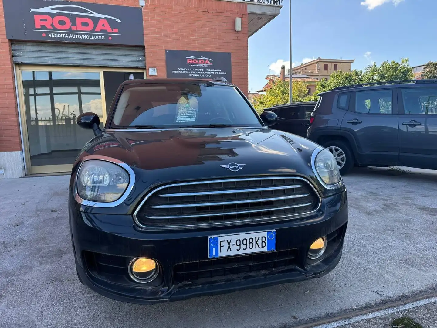 MINI Cooper D Countryman Mini Countryman 2.0 Cooper D auto my18 Černá - 2