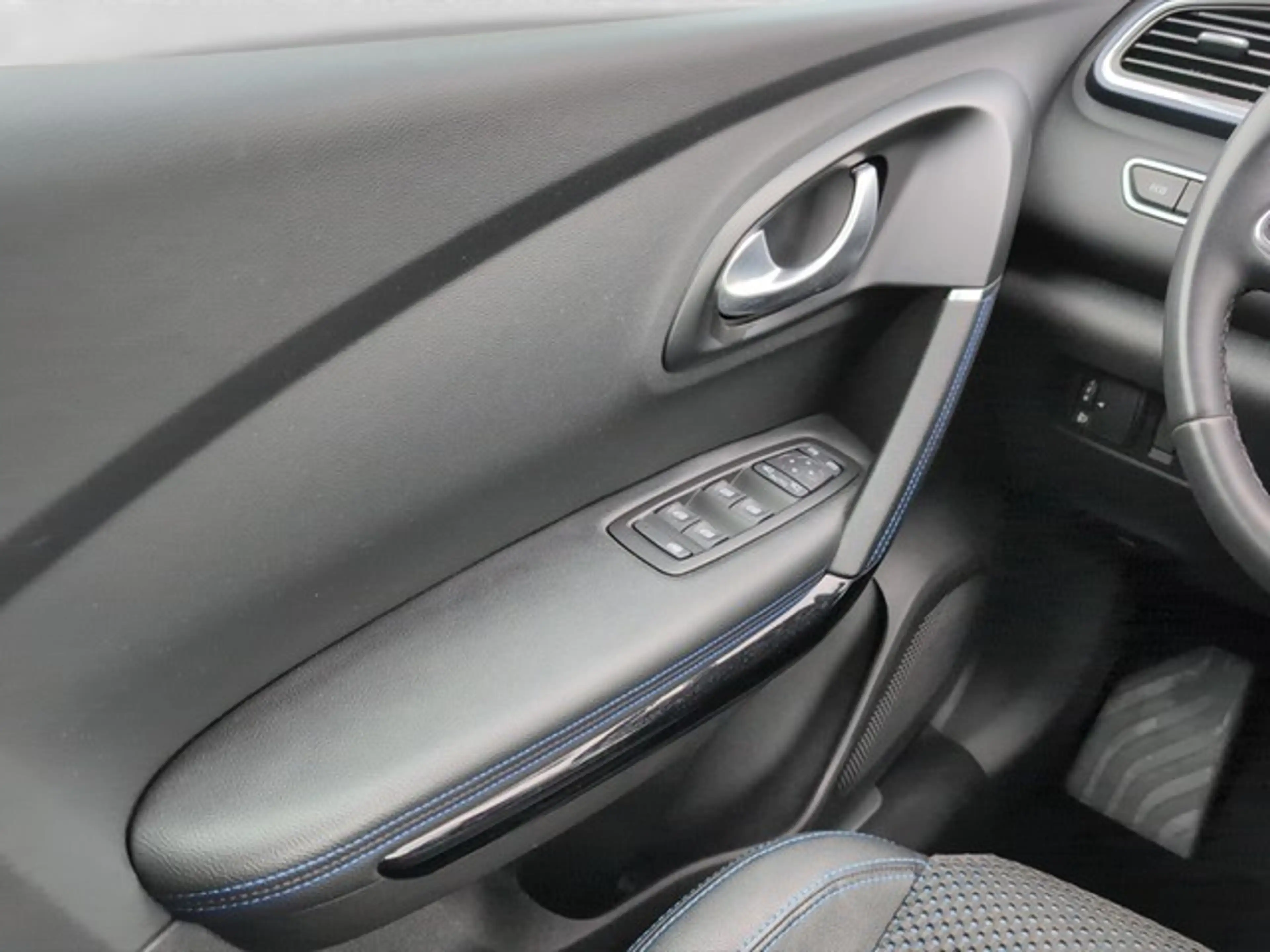 Renault Kadjar (06.2015->) DE - SUV5 Limited — photo 12