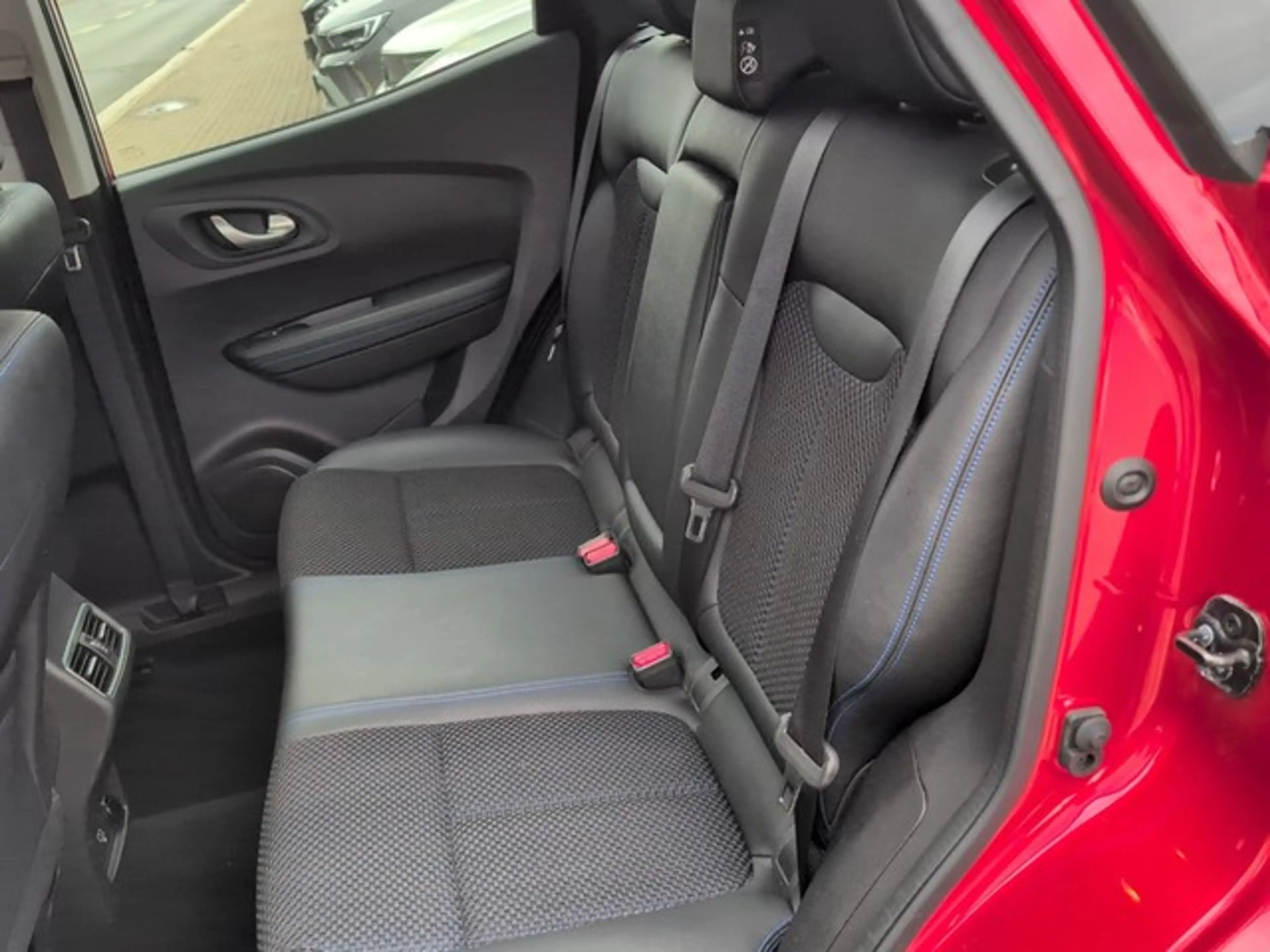 Renault Kadjar (06.2015->) DE - SUV5 Limited — photo 13