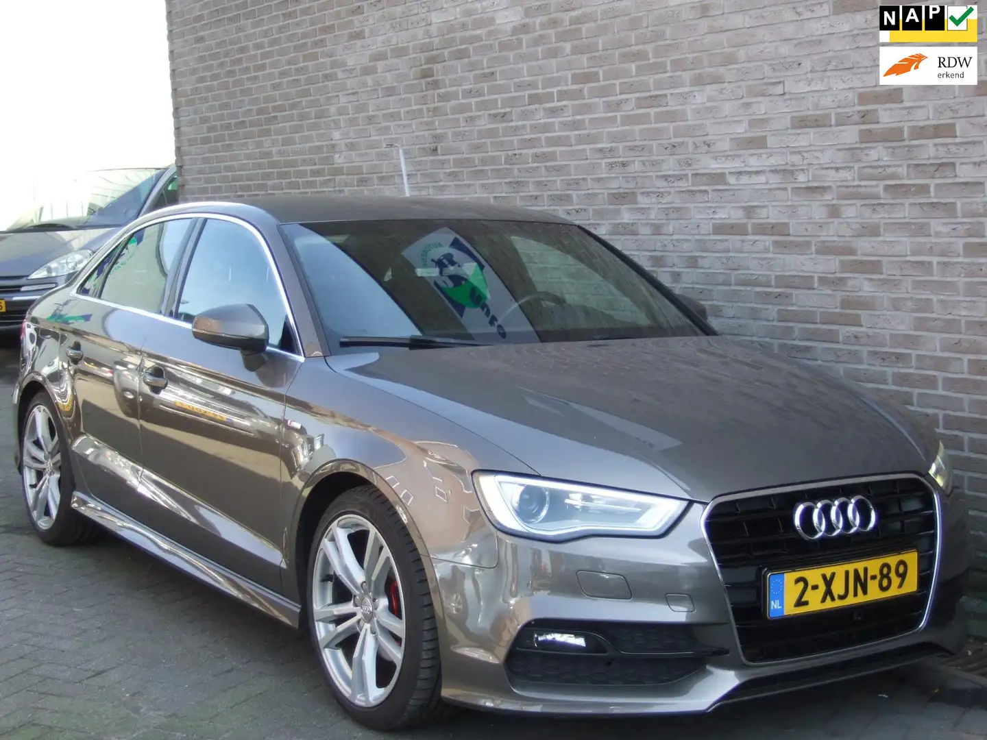 Audi A3 Limousine 1.4 TFSI CoD Ambition Pro Line S Gris - 1