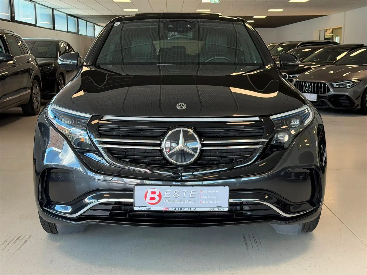 Mercedes-Benz EQC 400 4MATIC 80kWh AMG Line Grau - 2