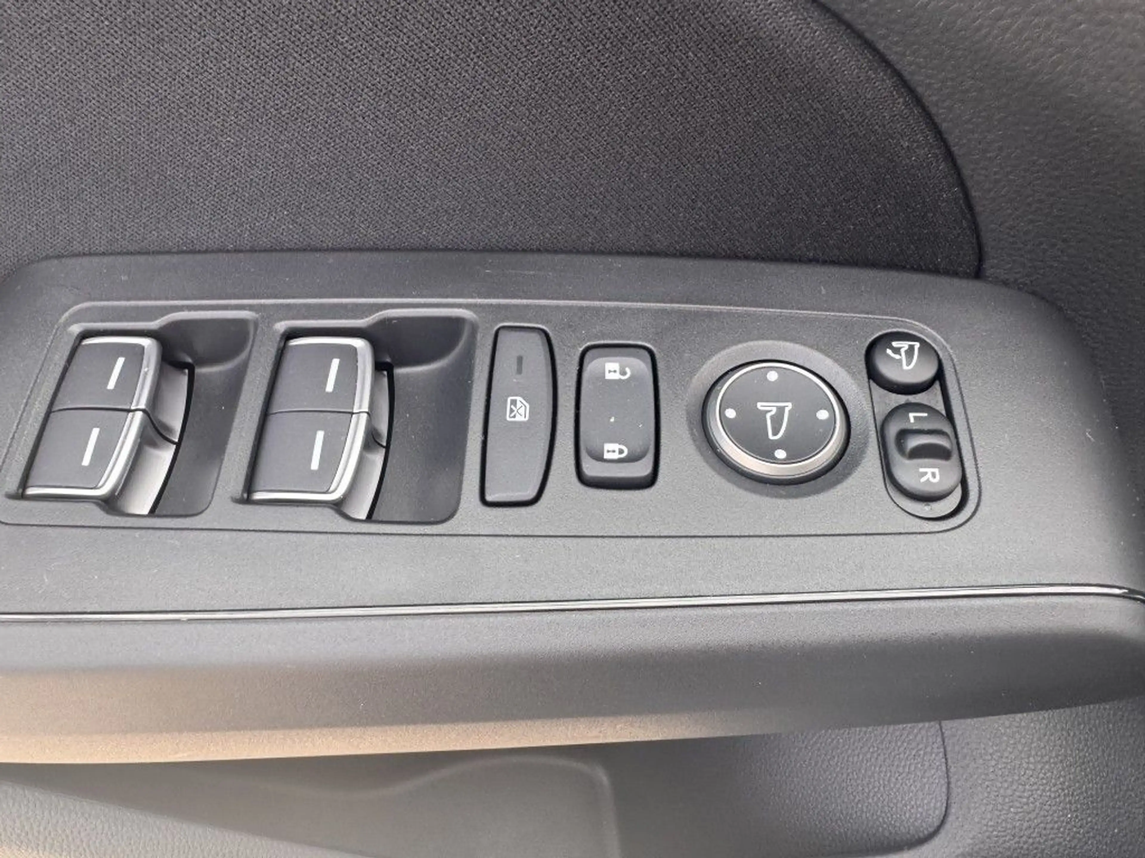 Honda Civic e:HEV 2.0 i-MMD Hybrid Elegance — photo 13