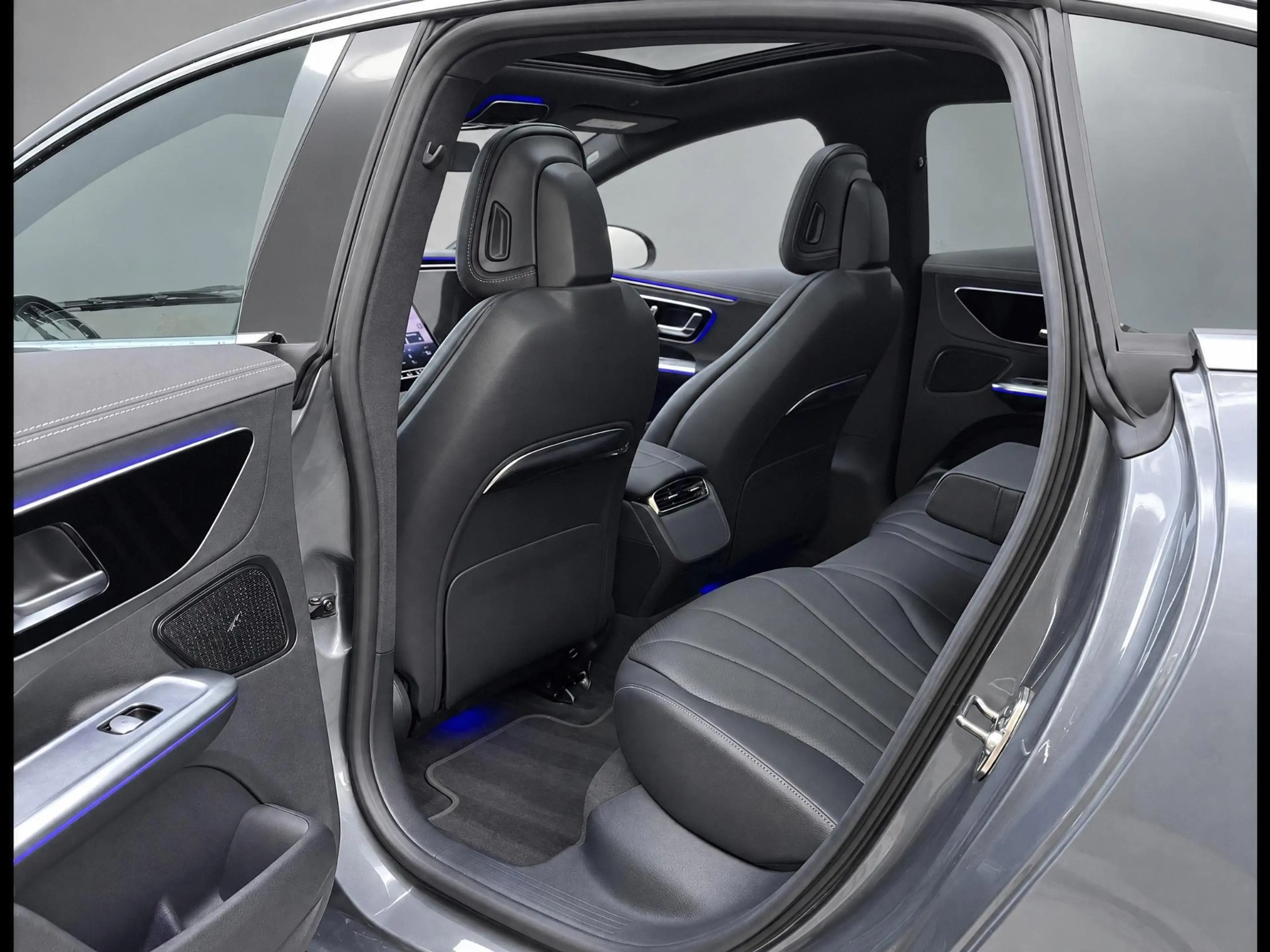 Mercedes-Benz EQE 300 Business Edition | Panoramadak | Plus Pakket | DIS — photo 14