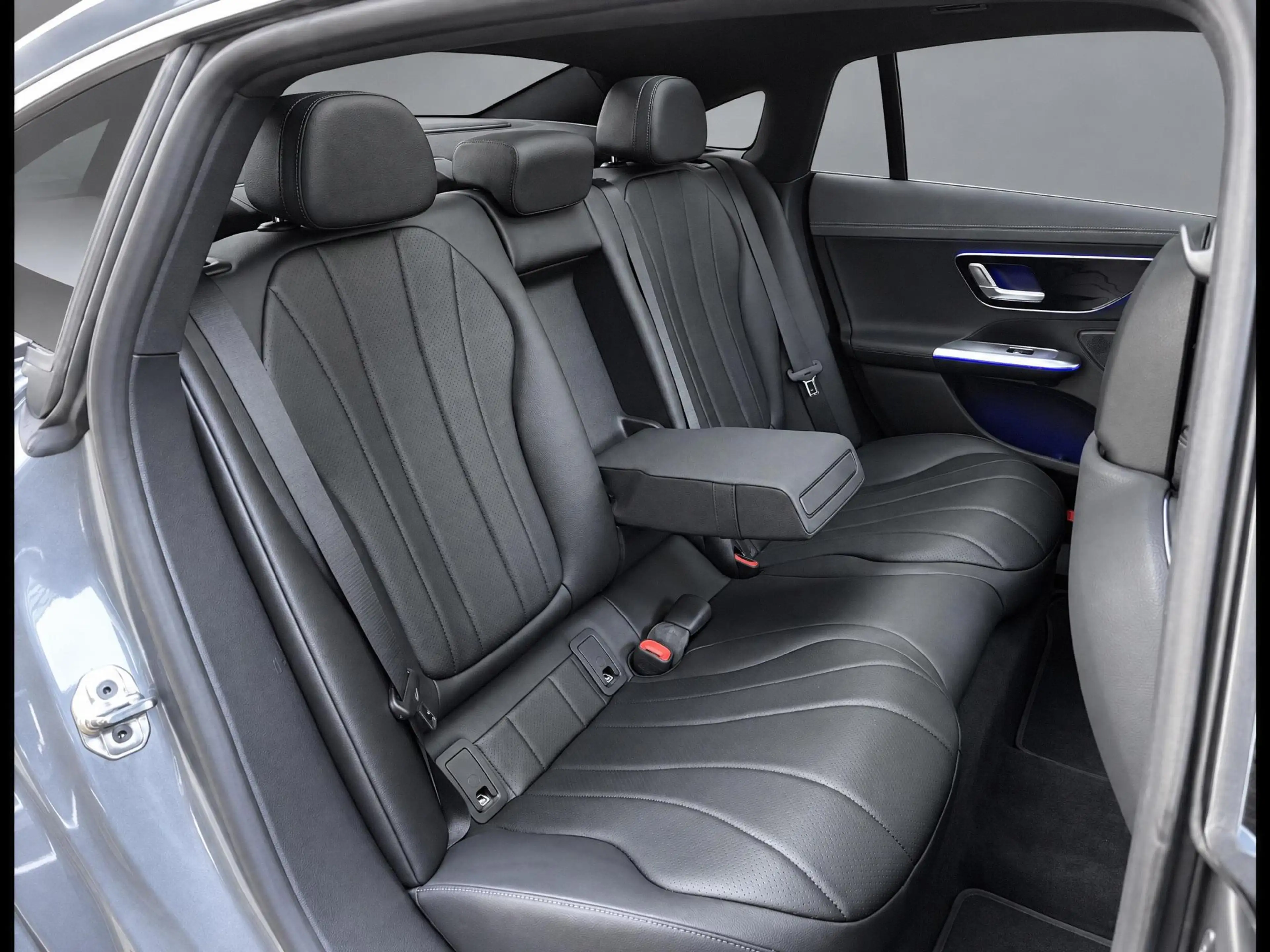 Mercedes-Benz EQE 300 Business Edition | Panoramadak | Plus Pakket | DIS — photo 15