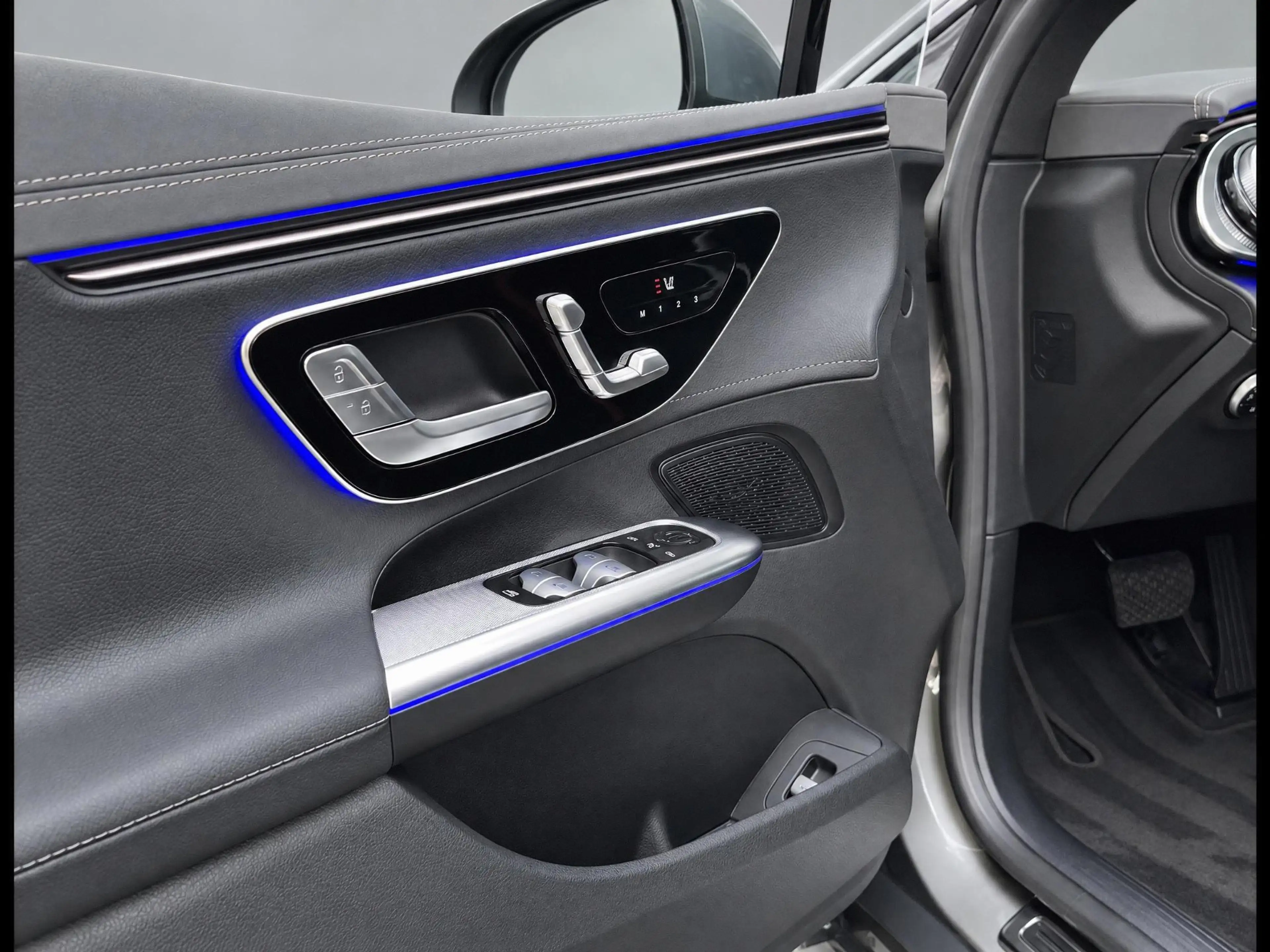 Mercedes-Benz EQE 300 Business Edition | Panoramadak | Plus Pakket | DIS — photo 11