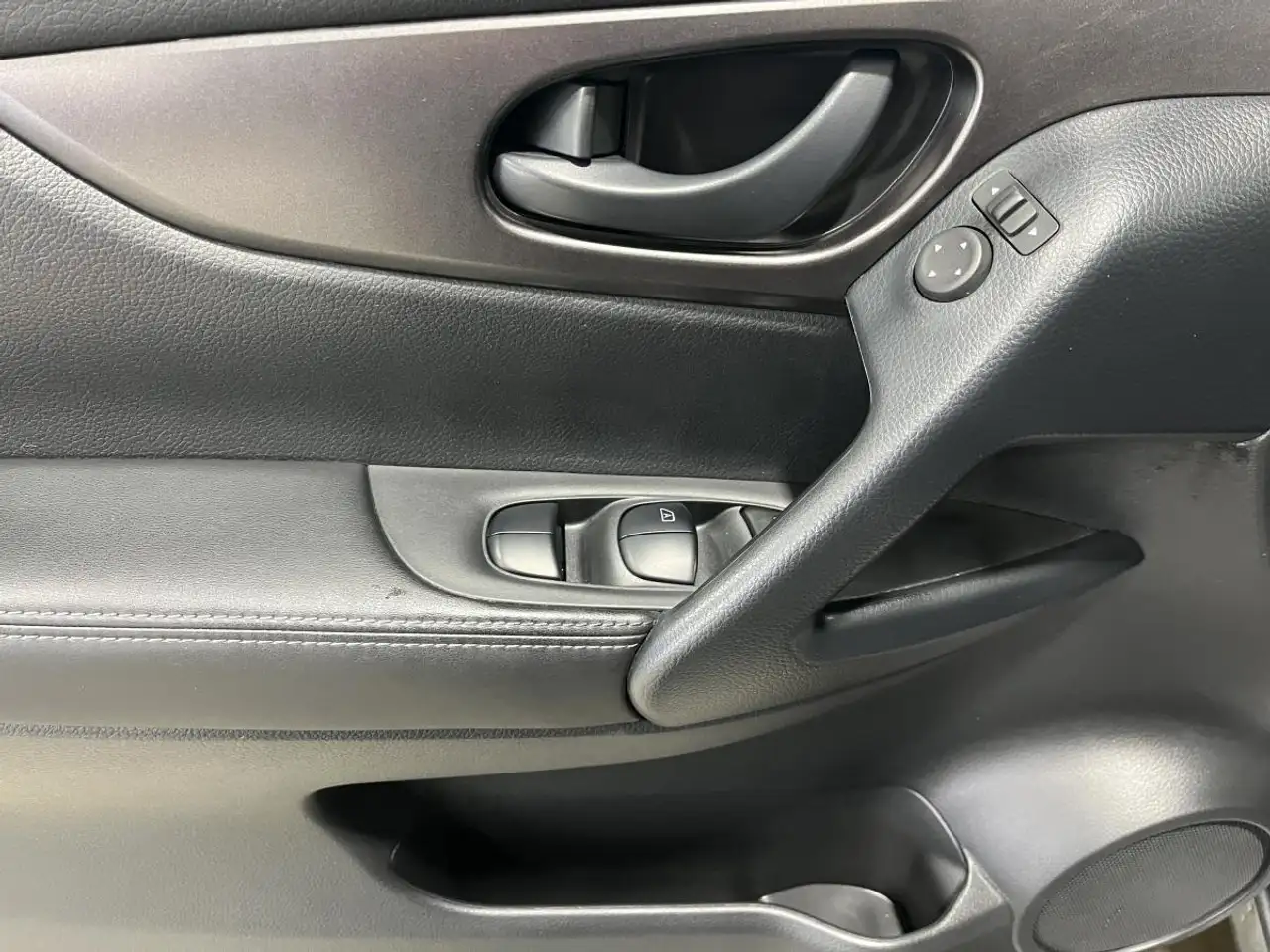 Nissan Qashqai снимка Nissan Qashqai