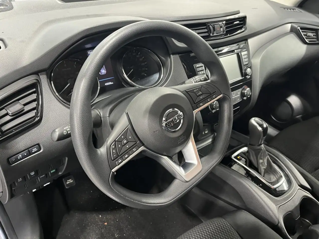Nissan Qashqai снимка Nissan Qashqai