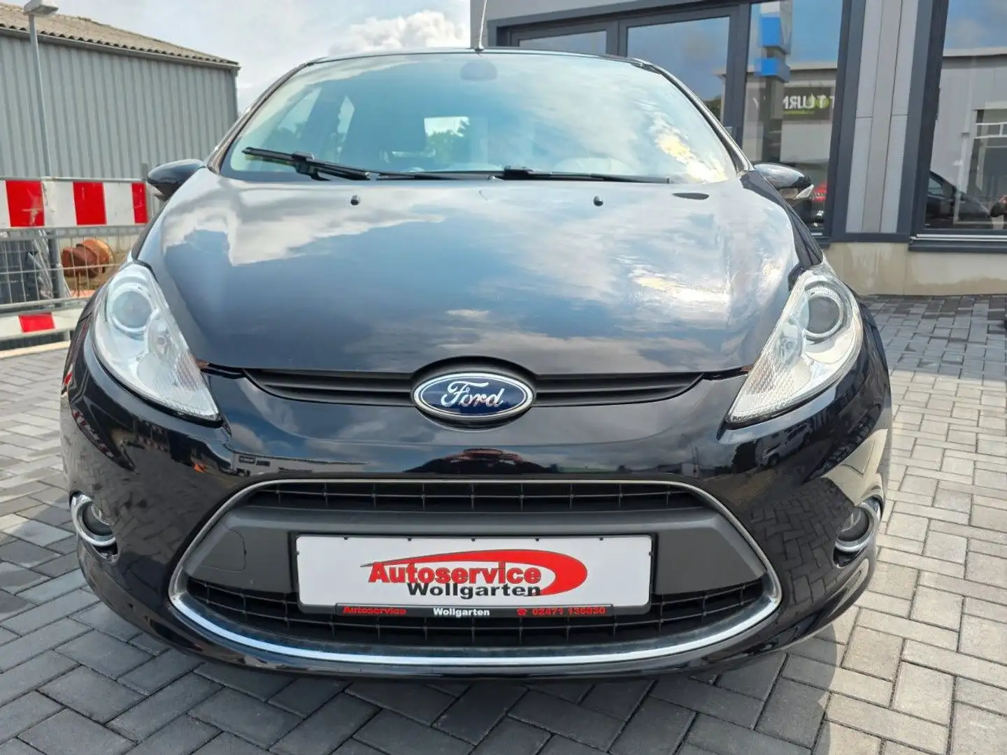 Ford Fiesta 1.6 TDCi DPF Titanium WSS-Heizung SHZ 15" Noir - 2