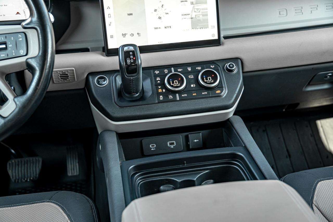 2022 Land Rover Defender X-DYNAMIC SE 90 AWD| CLEAN CARFAX | ONE OWNER | PA thumb 29