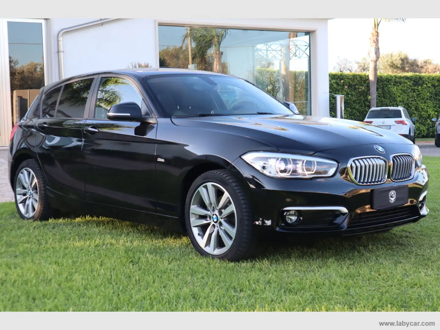 BMW 116 116d 5p. Urban Nero - 1