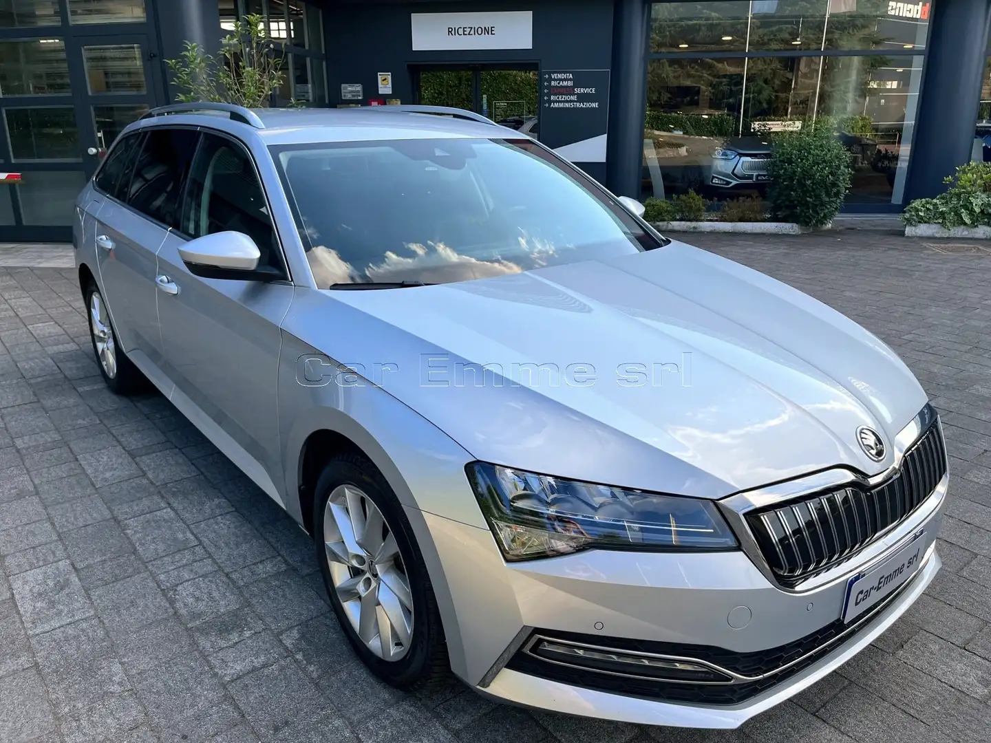 Skoda Superb Wagon iV 1.4 TSI phev Executive DSG Argent - 1