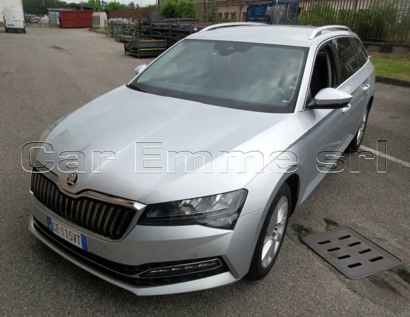Skoda Superb Wagon iV 1.4 TSI phev Executive DSG Argento - 2