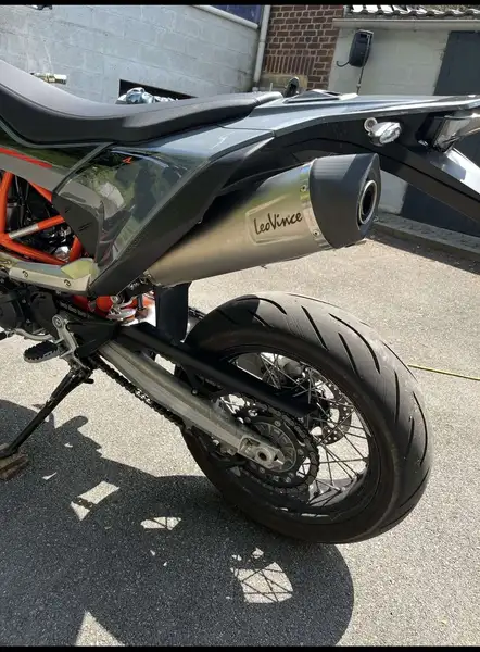 KTM 690 SMC R - foto 5