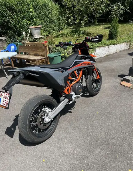 KTM 690 SMC R - foto 3