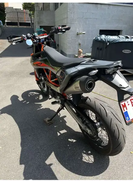 KTM 690 SMC R - foto 4