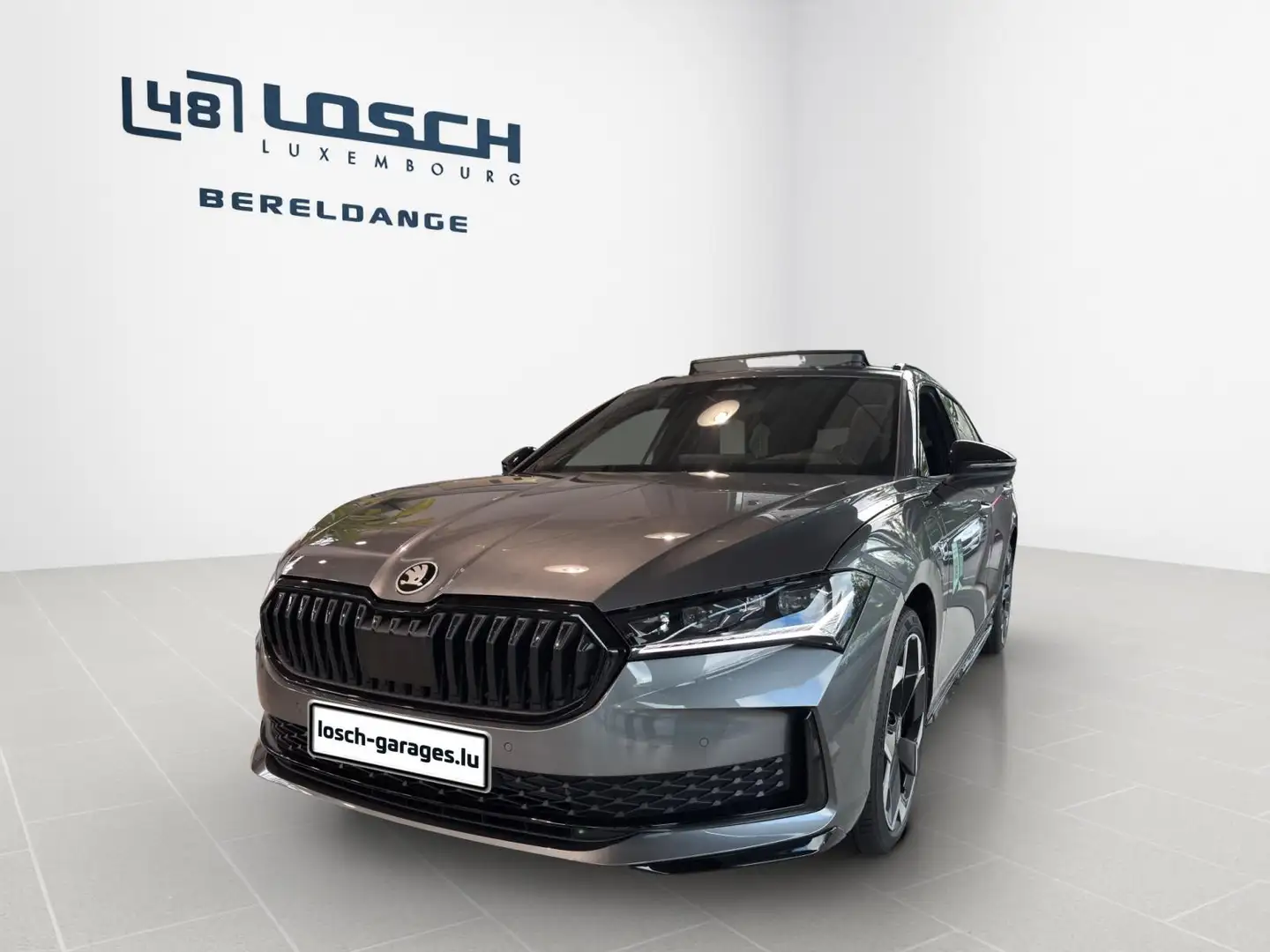 Skoda Superb Sportline Gris - 2