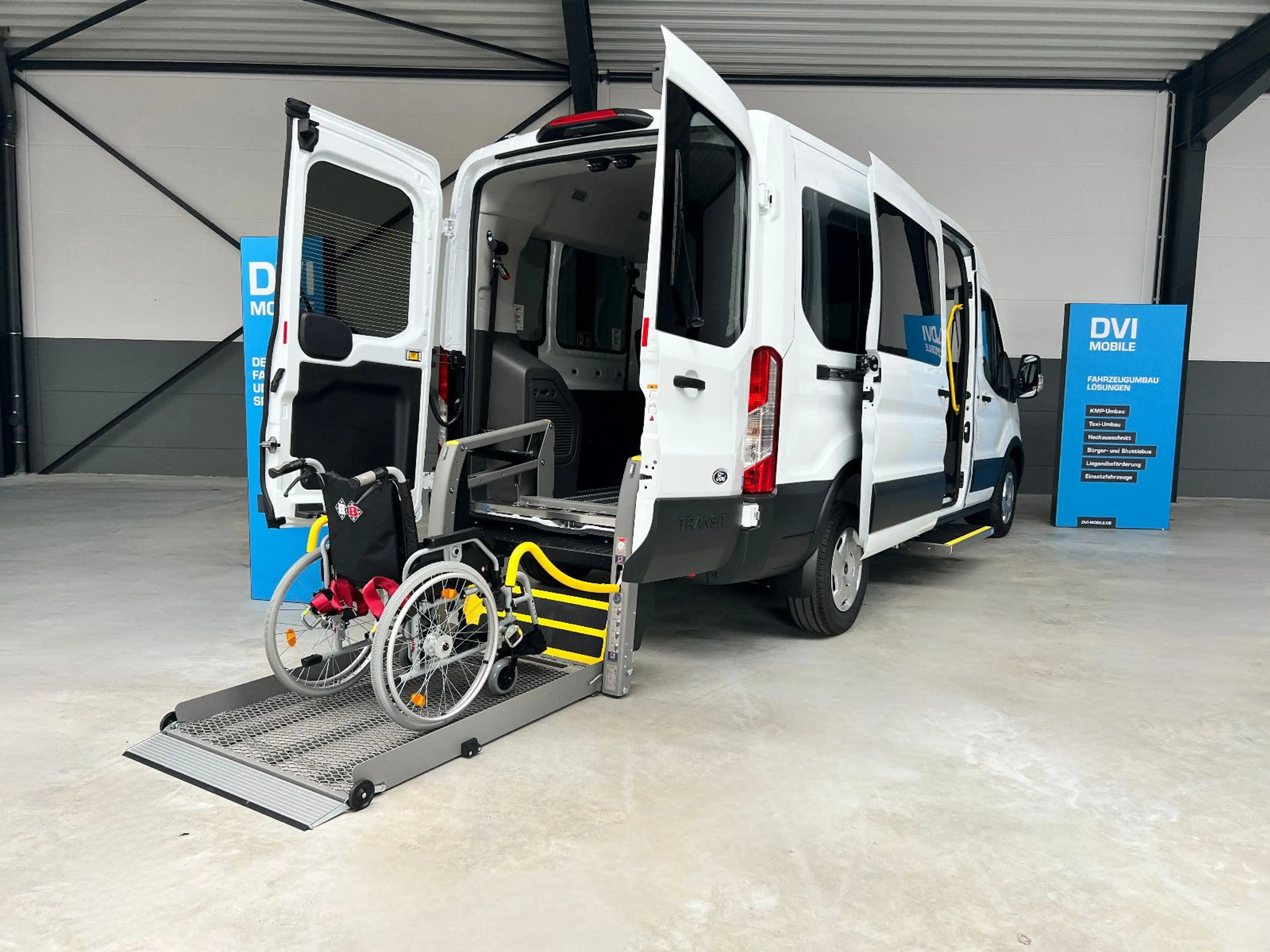 Ford Transit Kombi Trend KMP/BTW Rollstuhllift AMF