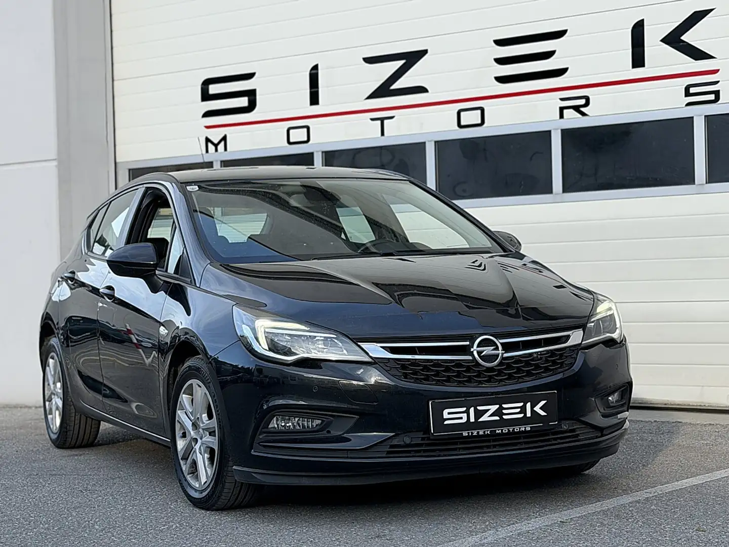 Opel Astra GTC 1,6 CDTI Sport Start/Stop System Schwarz - 2