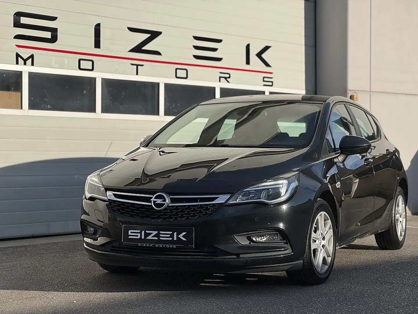 Opel Astra GTC 1,6 CDTI Sport Start/Stop System Schwarz - 1