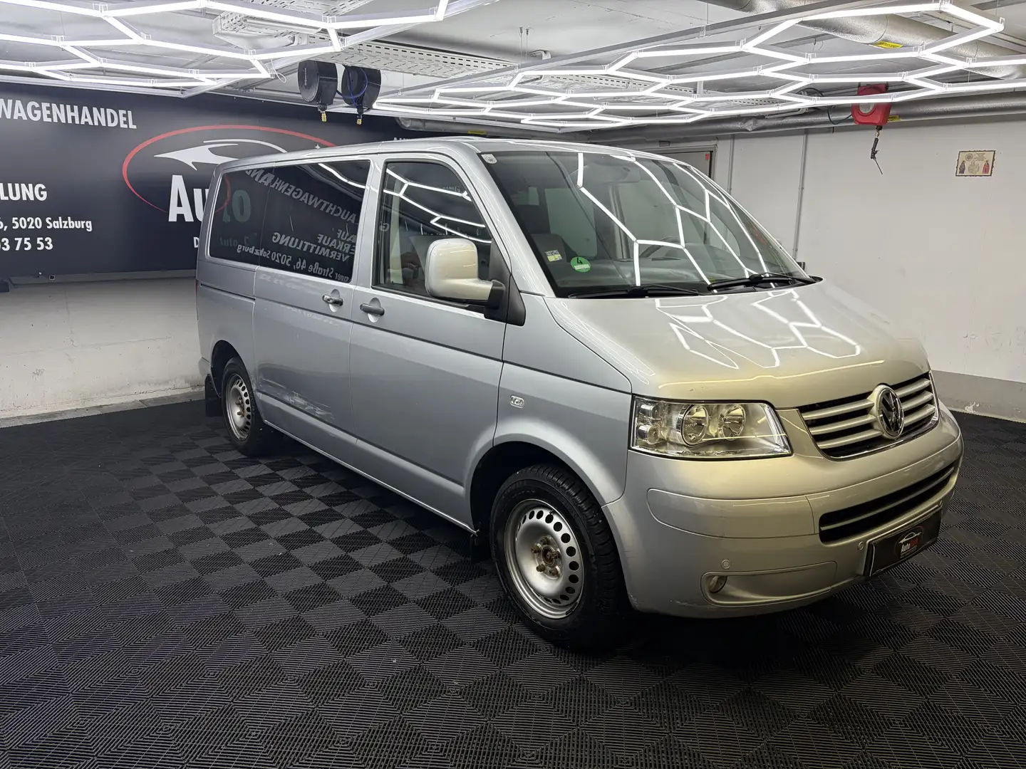 Volkswagen T5 California Multivan Startline 4Motion Grau - 2