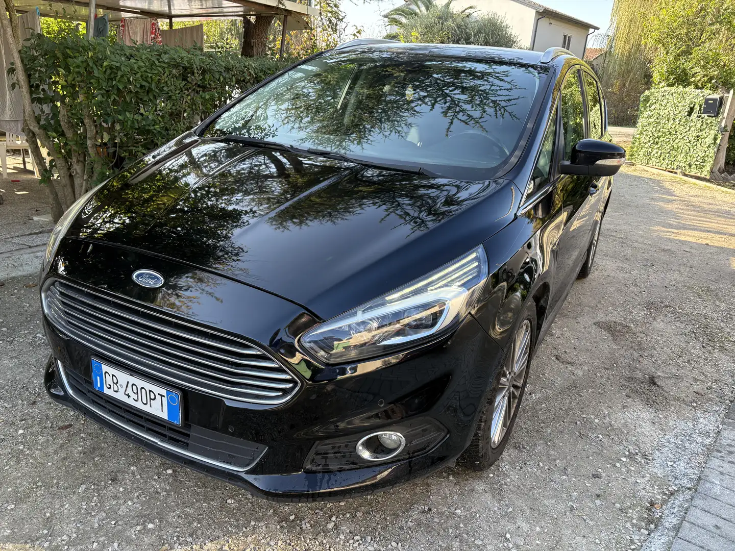 Ford S-Max 2.0 tdci Titanium Business awd s&s 180cv powershif Zwart - 1