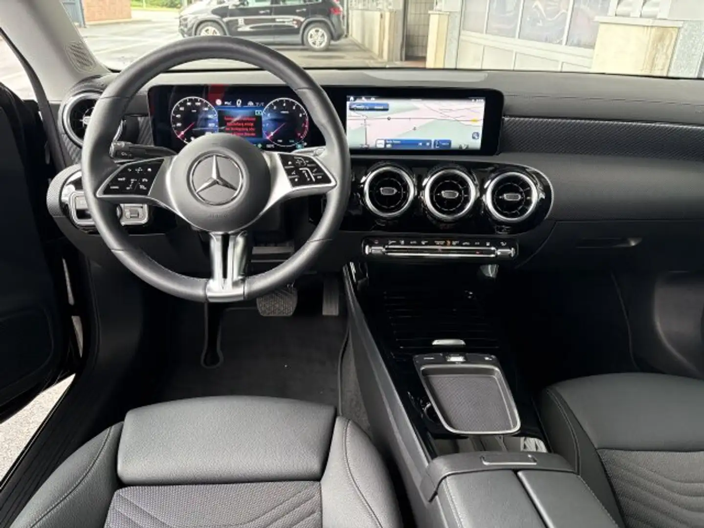 Mercedes-Benz CLA 180 CLA 180 Coupé Night Progressive Distronic Standh Noir - 2