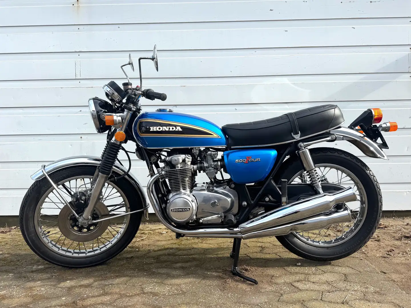 Honda CB 500 Four - DER Klassiker Modrá - 1