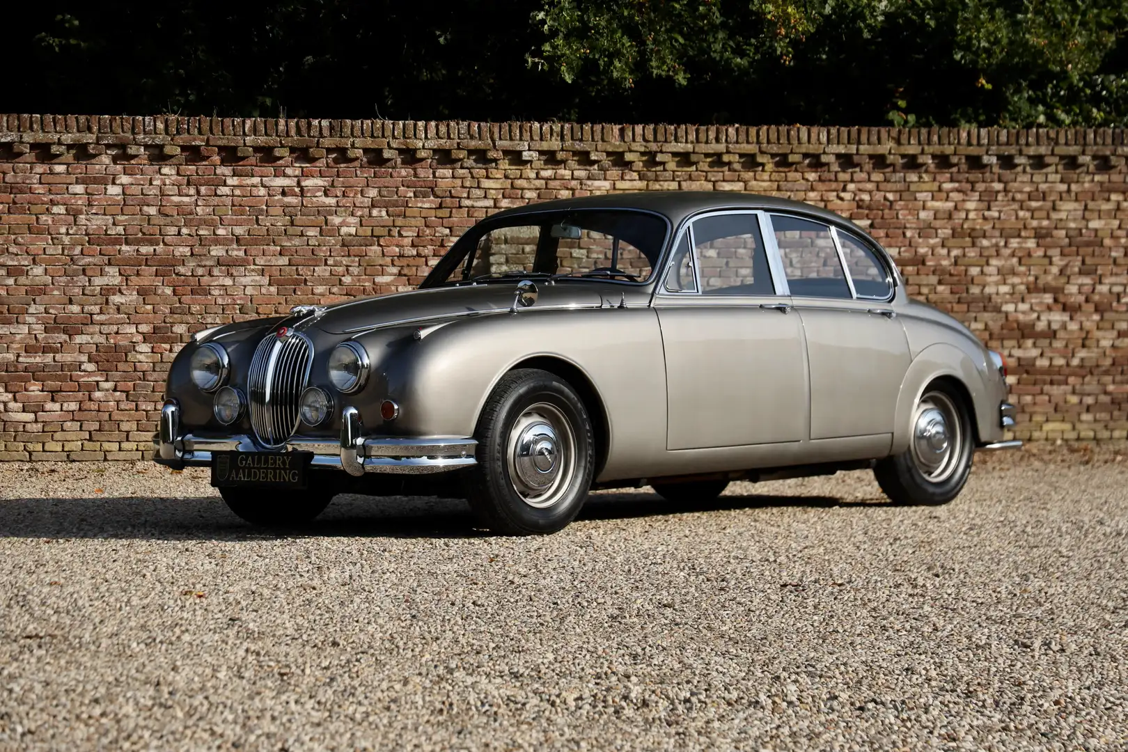 Jaguar MK II 2 3.4 Litre "Restored condition" Presented in the Grijs - 1
