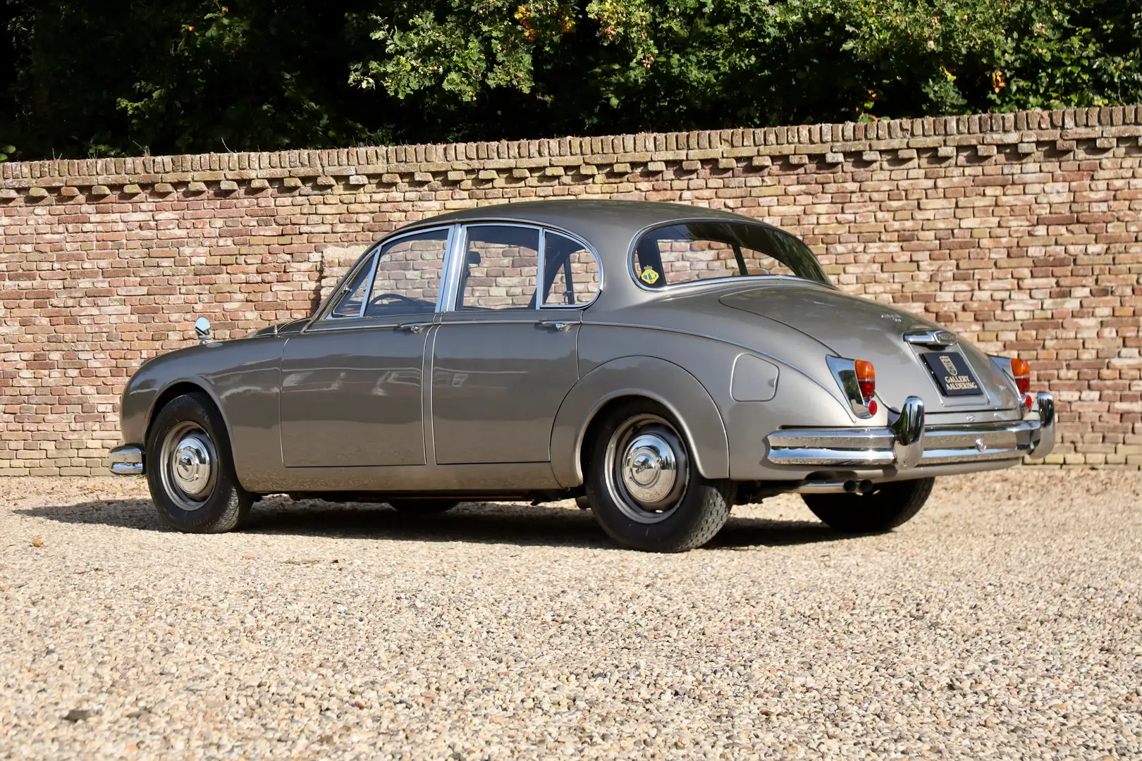 Jaguar MK II 2 3.4 Litre "Restored condition" Presented in the Grijs - 2