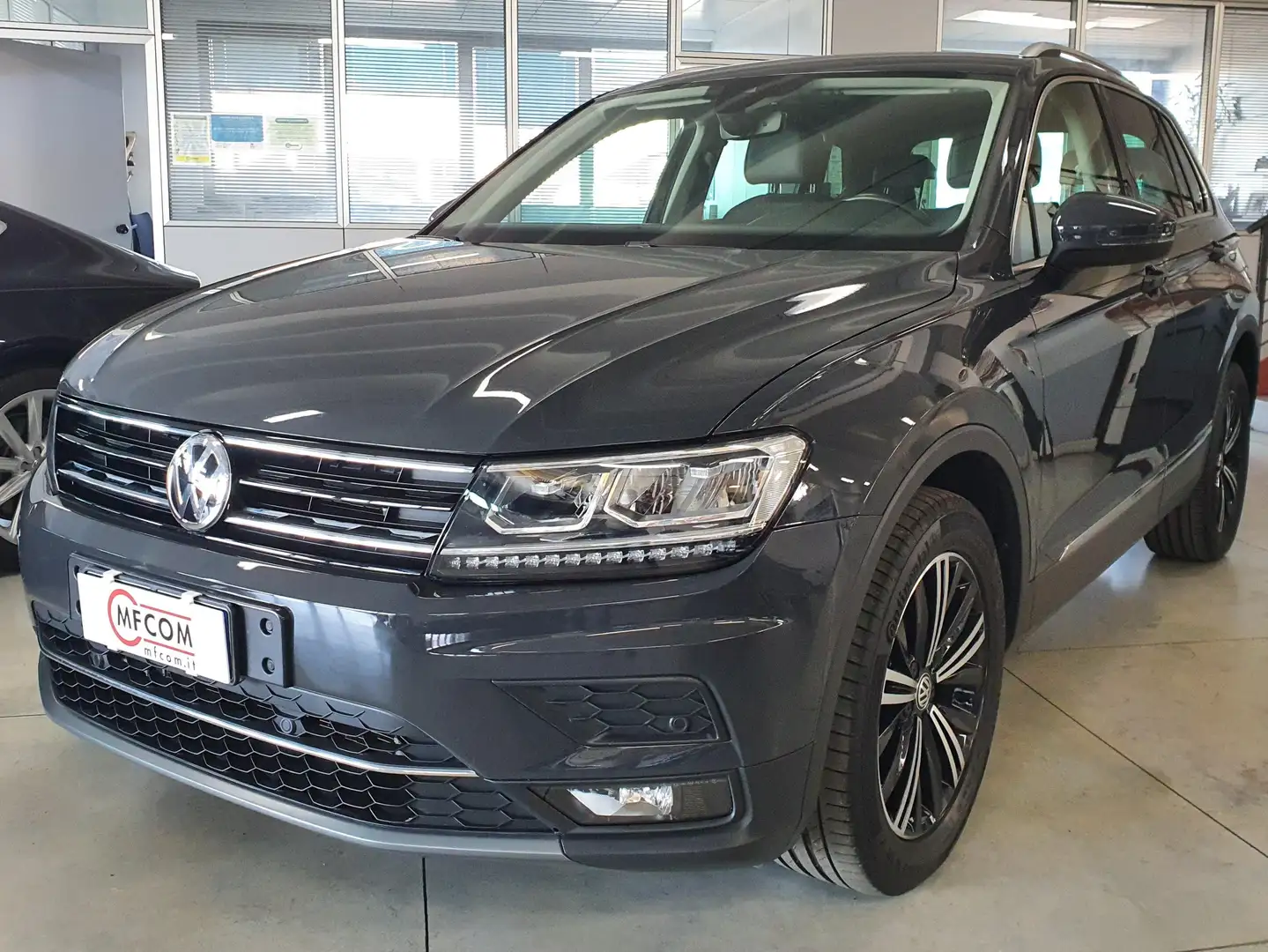 Volkswagen Tiguan 2.0 tdi Executive 4motion 190cv dsg Grigio - 1