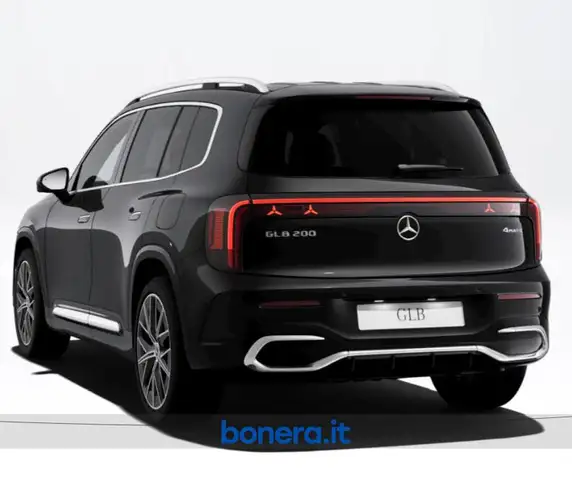 Mercedes-Benz GLB view 4