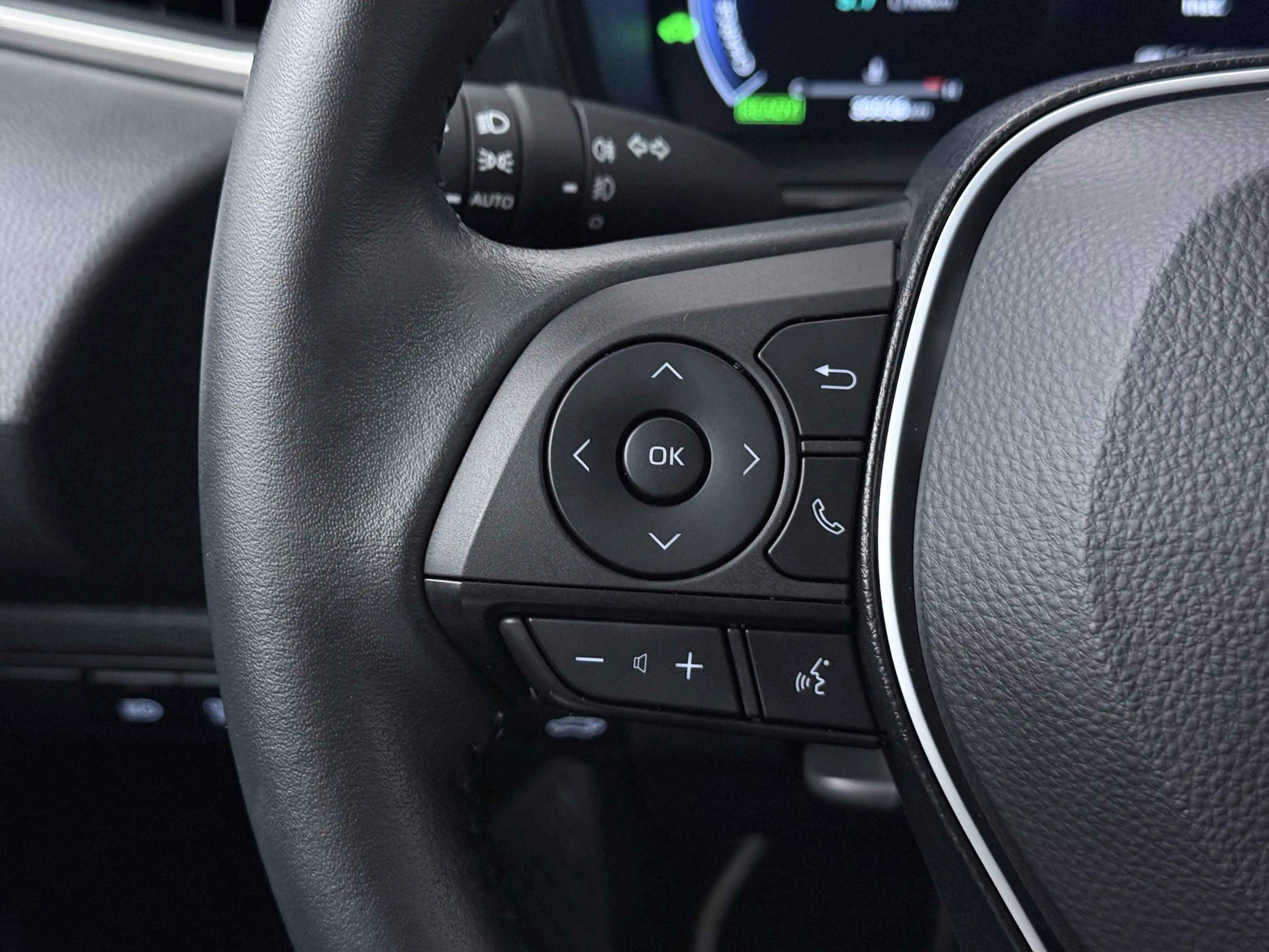 Toyota Corolla Touring Sports Hybrid 140 Executive — photo 10