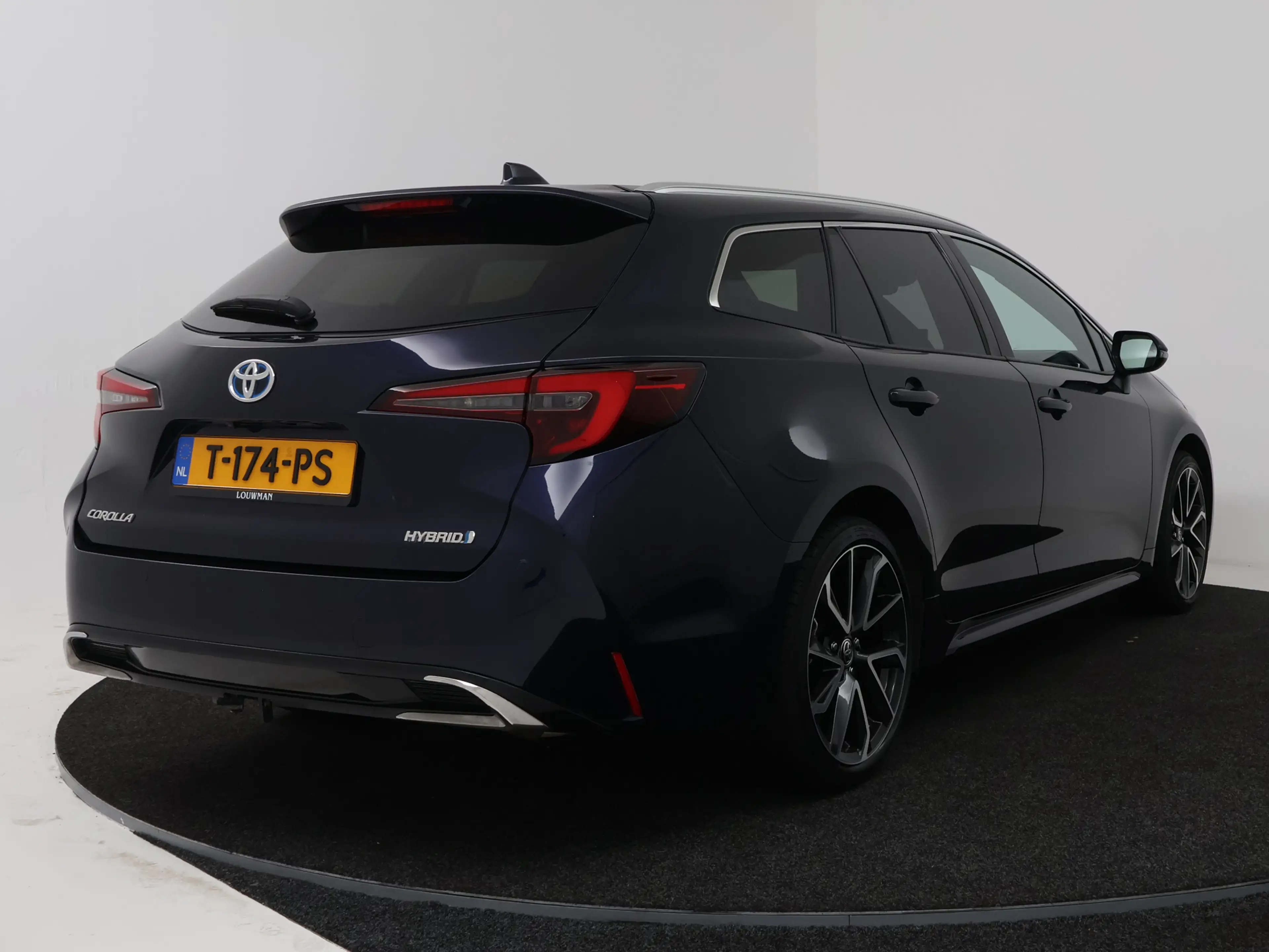 Toyota Corolla Touring Sports Hybrid 140 Executive — photo 2