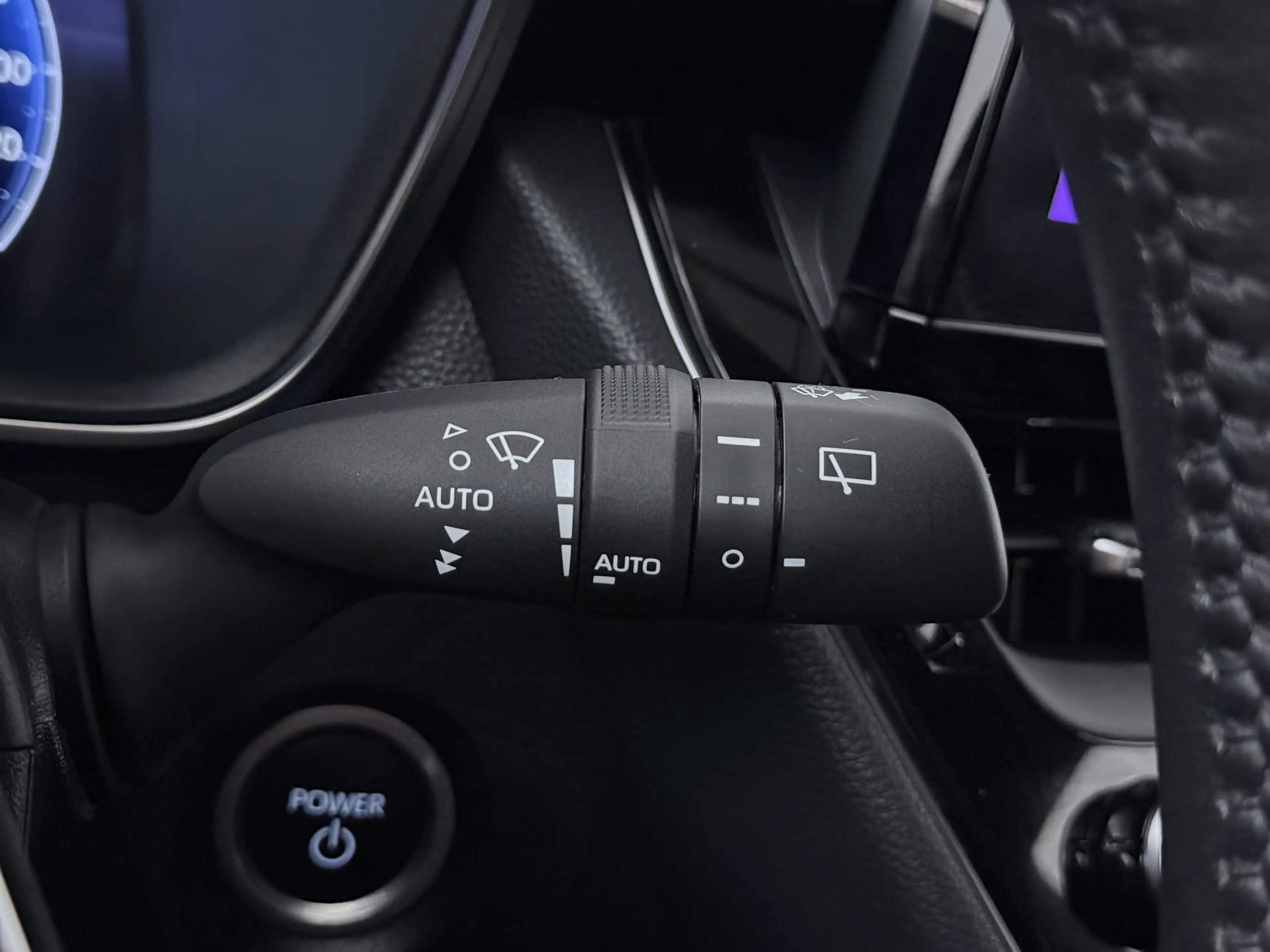 Toyota Corolla Touring Sports Hybrid 140 Executive — photo 11