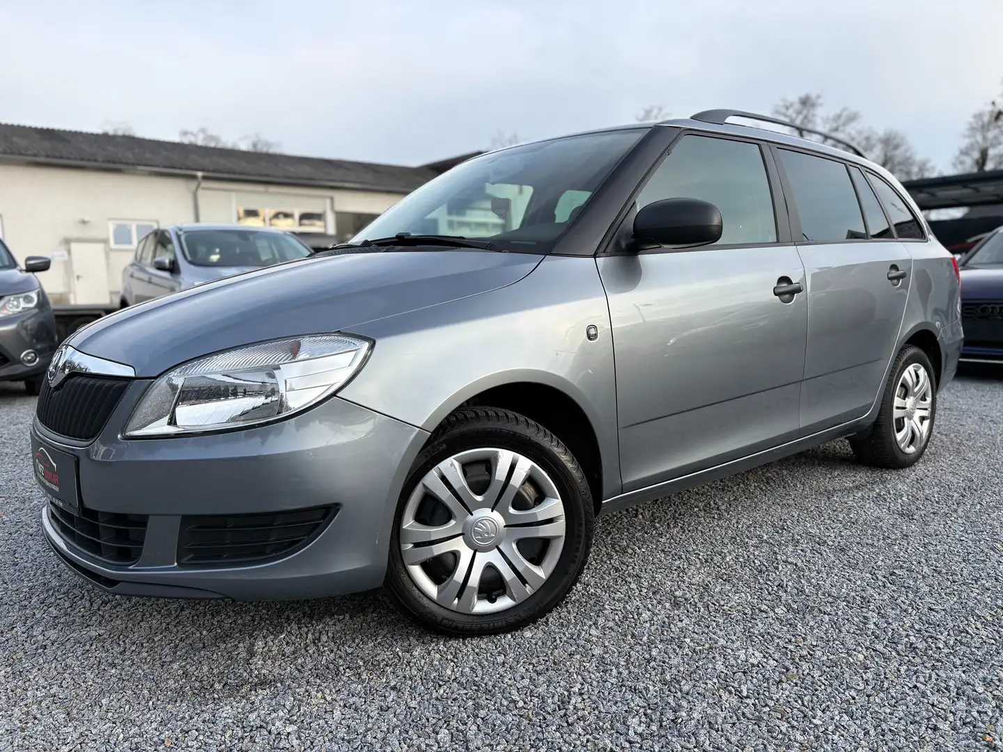 Skoda Fabia Fabia Combi Active 1,6 TDI*1.BESITZ*WENIG KM Grau - 1