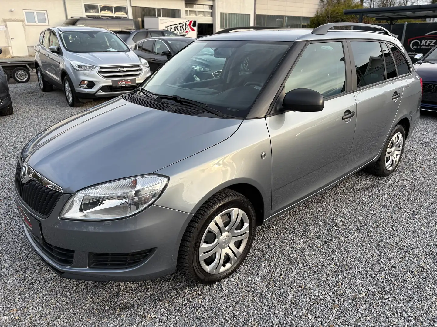 Skoda Fabia Fabia Combi Active 1,6 TDI*1.BESITZ*WENIG KM Grau - 2