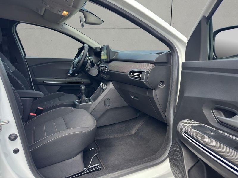 Dacia Jogger Extreme 1.0 TCE Navi SHZ Kamera Tempomat — photo 12