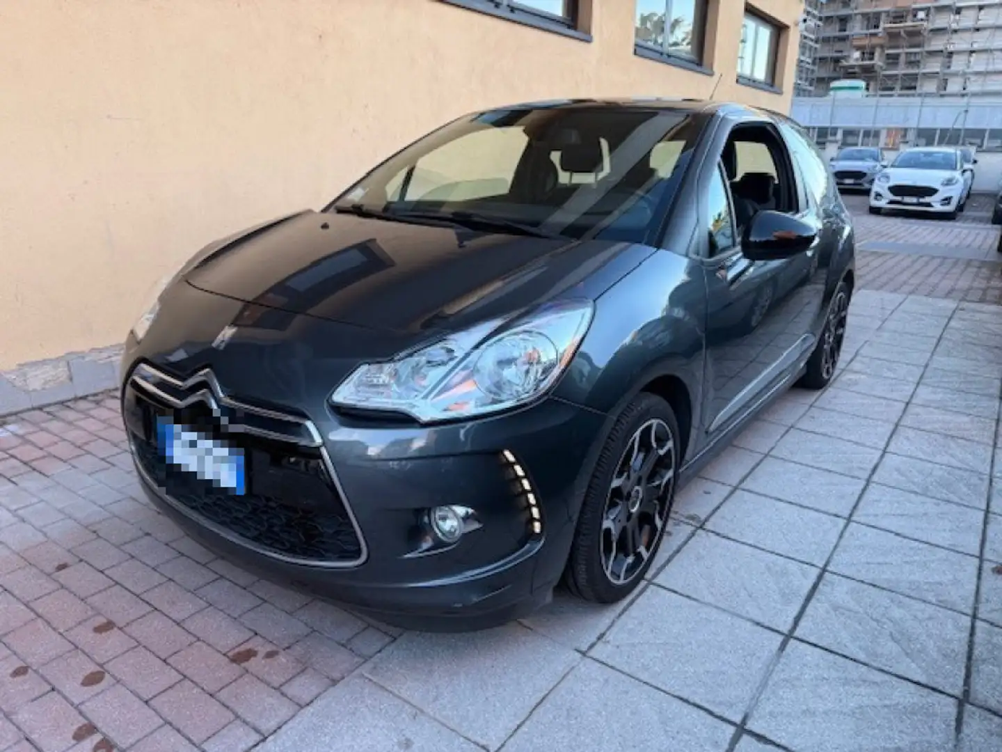 DS Automobiles DS 3 1.4 VTi 95 CMP-5 Just Black Siyah - 1