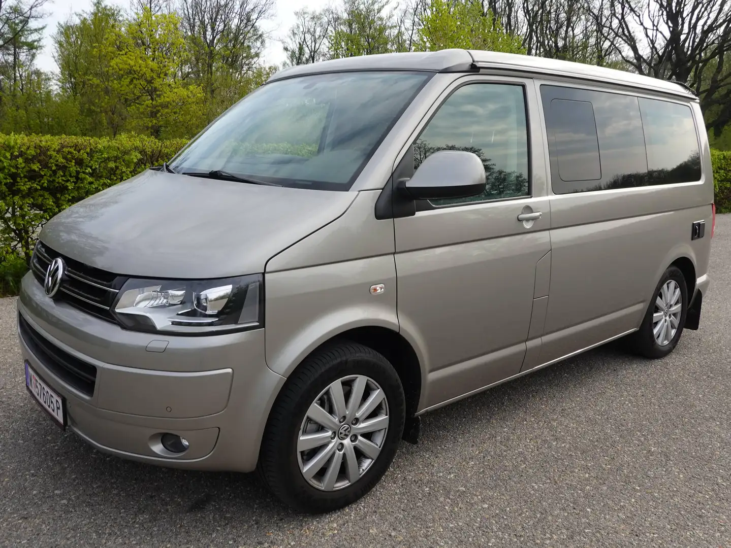 Volkswagen T5 California Coast Beige - 2